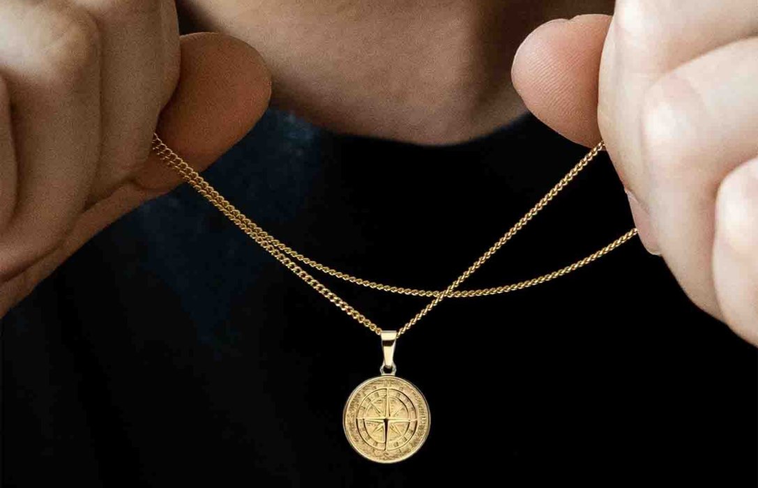 Oliver Cabell Compass Pendant Nyakláncok Férfi Arany | HU815-90