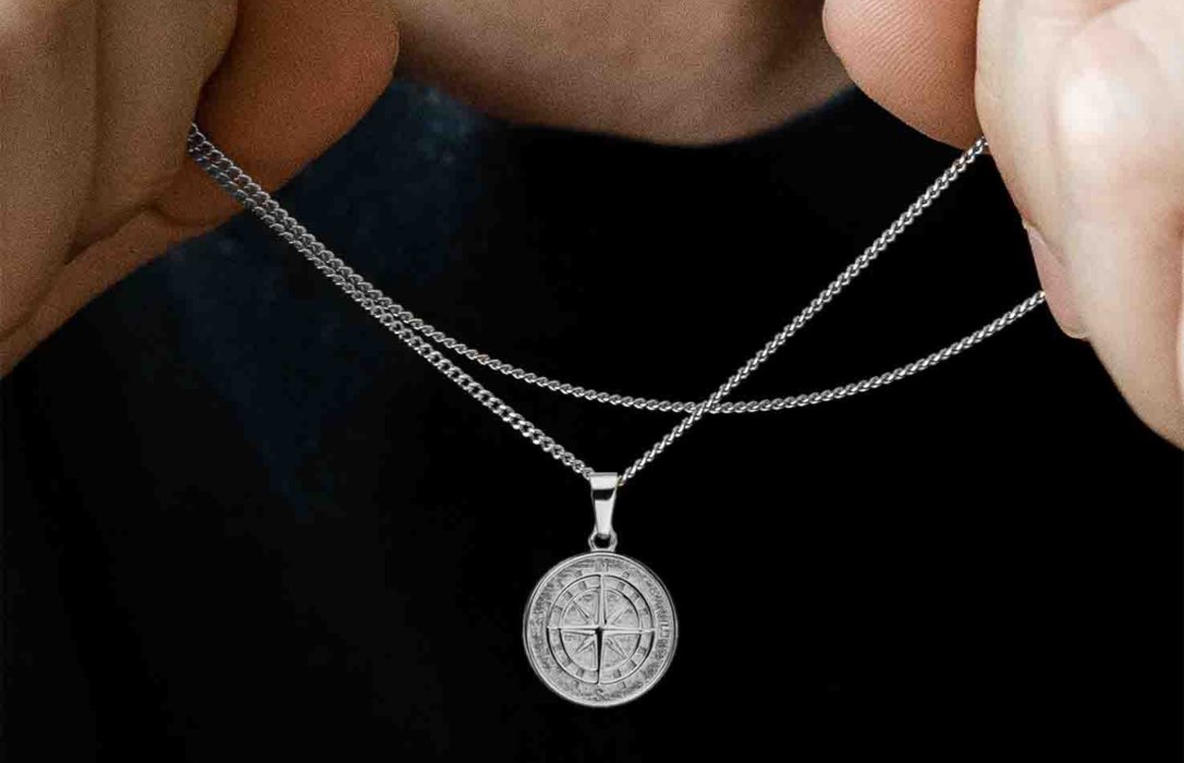 Oliver Cabell Compass Pendant Nyakláncok Férfi Titán | HU880-21